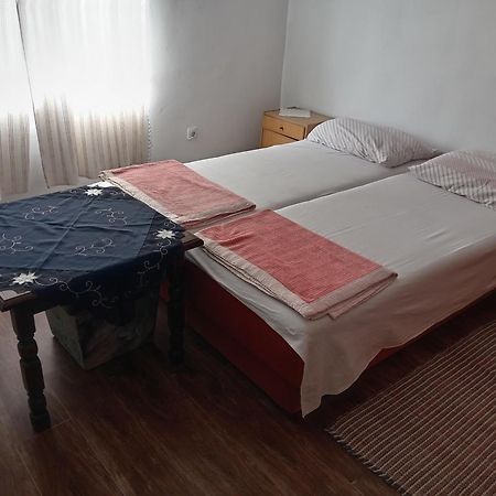 "Poetsko Cose" Nikole Tesle 86 Pension Morović Buitenkant foto